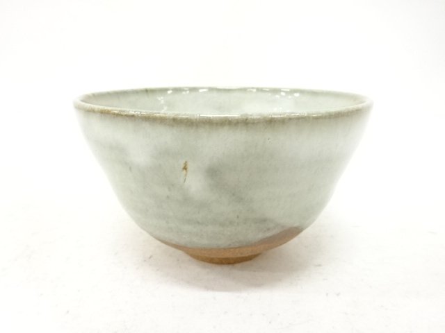白釉　茶碗